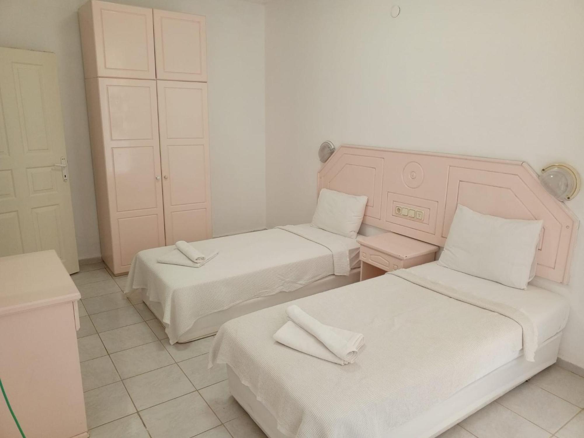 Pembe Kosk Apart Otel Fethiye Esterno foto